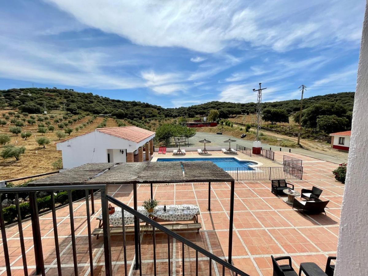 Santa Marta Complejo Rural Con Pista De Padel Guest House Archidona Eksteriør bilde